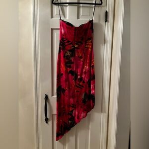 Cache strapless, tropical dress